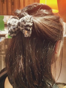 「アイテム（ヘアゴム）」を使った、T&E Officialさん（レディース・160cm）の秋コーディネート