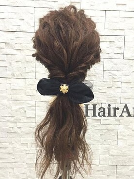 「アイテム（ヘアゴム）」を使った、T&E Officialさん（レディース・160cm）の春コーディネート