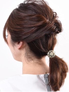 「アイテム（ヘアゴム）」を使った、T&E Officialさん（レディース・160cm）の春コーディネート