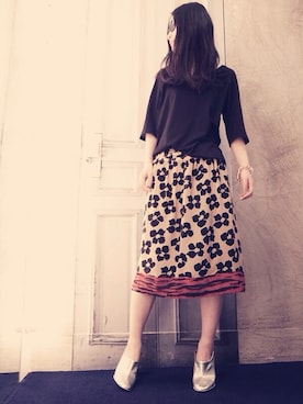 「DRIES VAN NOTEN（ドリスヴァンノッテン）のアイテム（スカート）」を使った、g-GIEMAISONSTAFFさん（レディース・165cm）の冬コーディネート