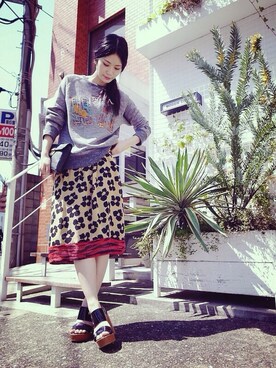 「DRIES VAN NOTEN（ドリスヴァンノッテン）のアイテム（スカート）」を使った、g-GIEMAISONSTAFFさん（レディース・165cm）の春コーディネート
