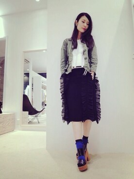 「DRIES VAN NOTEN（ドリスヴァンノッテン）のアイテム（スカート）」を使った、g-GIEMAISONSTAFFさん（レディース・165cm）の春コーディネート