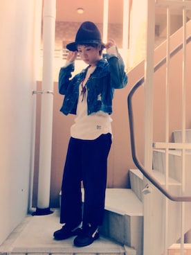 「フェザー」｜「アイテム（デニムジャケット）」を使った、akiさん（レディース・153cm）の秋コーディネート
