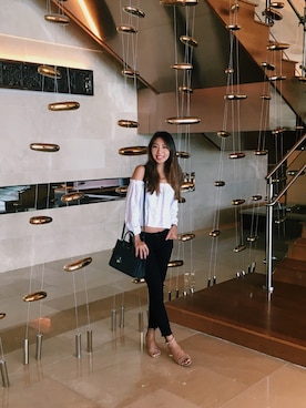 「アイテム（メッセンジャーバッグ、ブルー系）」を使った、Cailyさん（レディース・163cm）の秋コーディネート