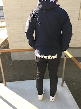 「F.C.R.B.（エフシーアールビー）のアイテム（ナイロンジャケット）」を使った、ヨロさん（メンズ・169cm）の冬コーディネート