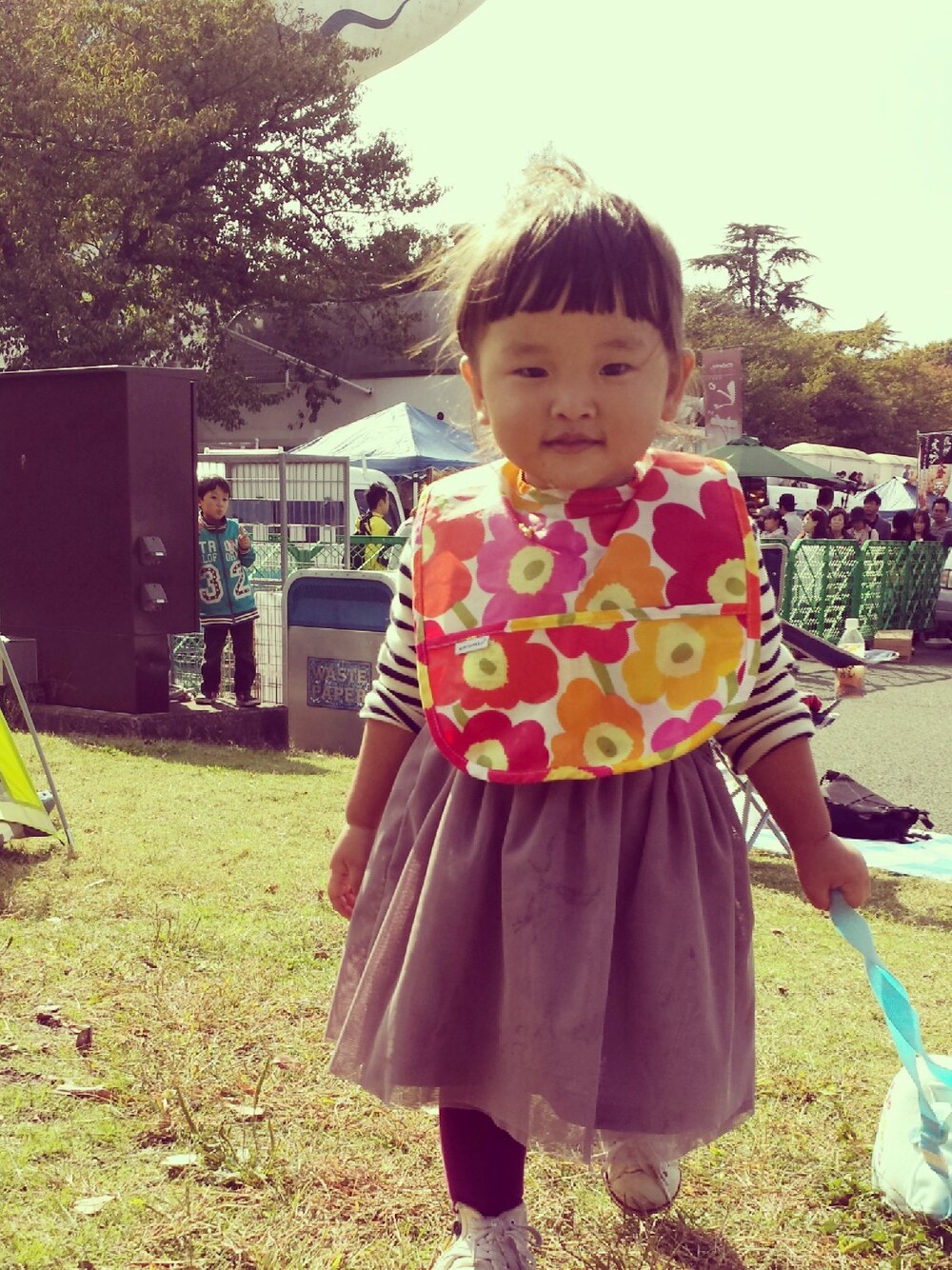 「marimekko、kids、コンバース オールスター、チュチュ」｜「NANO universeのCONVERSE(コンバース)/ CHILD ALLSTAR（スニーカー、ホワイト系）」を使った、△▲△▲△さん（キッズ・90cm）の冬コーディネートの1枚目の写真