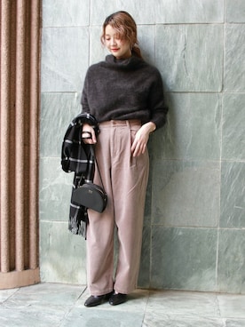 「Johnstons of Elgin（ジョンストンズオブエルガン）のアイテム」を使った、asanoさん（レディース・158cm）の秋コーディネート