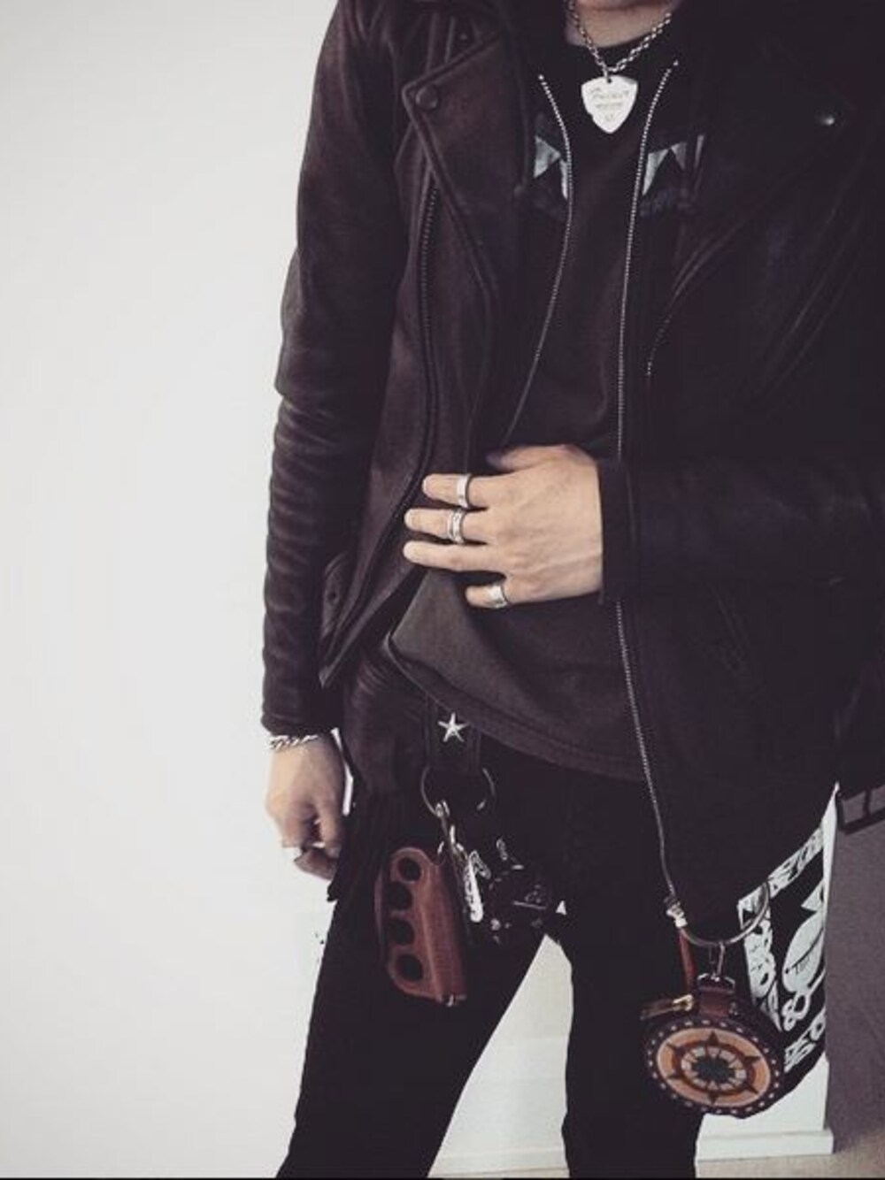 「undercoverism、SASQUATCHfabrix、Chrome Hearts、blackmeans、NUMBER (N)INE、Cody Sanderson」｜「blackmeansのBlackmeans Rider Jacket（ライダースジャケット、ブラック系）」を使った、Kaiさん（メンズ・185cm）の秋コーディネートの1枚目の写真