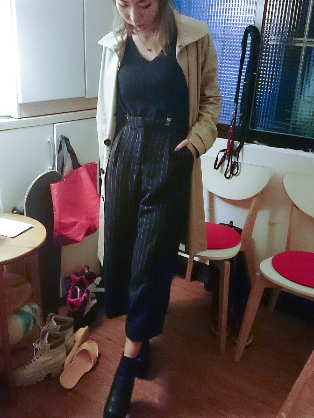 「ootd、gvgv、ワイドパンツ、トレンチコート、event 、マニッシュ、サスペンダー、mannish」｜「G.V.G.V.のBELTED COAT OP（トレンチコート、ベージュ系）」を使った、miki nakaoさん（レディース・160cm）の冬コーディネートの1枚目の写真
