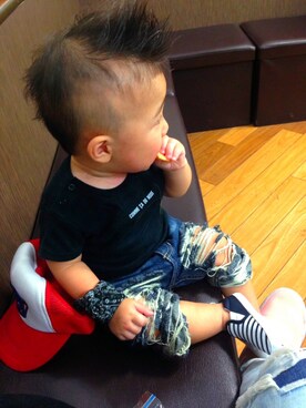 「COMME CA DU MODE（コムサデモード）のアイテム（Tシャツ/カットソー）」を使った、taishoさん（キッズ・70cm）の秋コーディネート