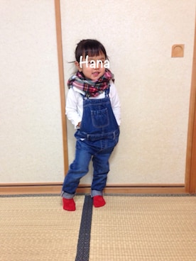 「髪ボサボサ」｜「アイテム（オールインワン・サロペット）」を使った、Hanaさん（キッズ・90cm）の冬コーディネート