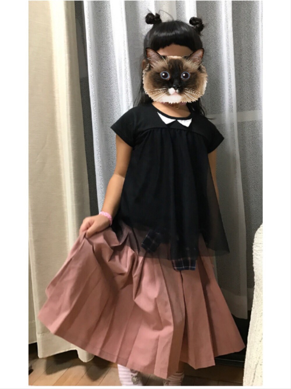 「5歳、女の子、パッツン前髪、ツノヘアー」｜「SmoothyのSmoothy Smoothy×UNTOLD CHECK SHITRS / スムージー スムージー×アントールド チェックシャツ（シャツ/ブラウス、ブルー系）」を使った、aAcさん（キッズ・110cm）の秋コーディネートの1枚目の写真