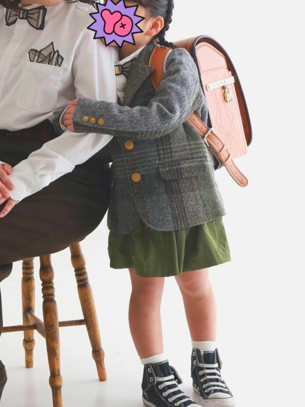 「入学式コーデ、ランドセル、おやこーで。、おそろいコーデ、蝶ネクタイ、キッズファッション、おんなのこ、kids、おさげ」｜「Smoothyのアイテム（スーツジャケット、ブラウン系）」を使った、aAcさん（キッズ・110cm）の冬コーディネートの1枚目の写真