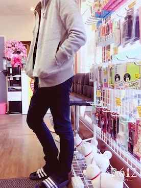 「UNIQLO（ユニクロ）のアイテム（その他パンツ、ブルー系）」を使った、シニャモンズさん（メンズ・174cm）の秋コーディネート