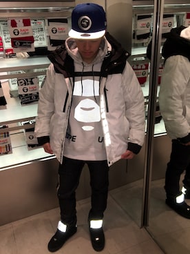 「AAPE BY A BATHING APE（エーエイプバイアベイシングエイプ）のアイテム（ジャケット/アウター）」を使った、山本雄也さん（メンズ・165cm）の冬コーディネート