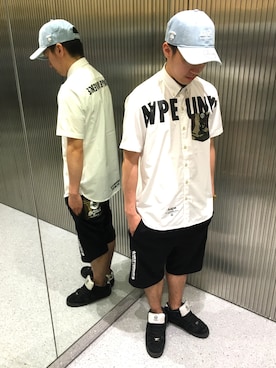 「AAPE BY A BATHING APE（エーエイプバイアベイシングエイプ）のアイテム（パンツ）」を使った、山本雄也さん（メンズ・165cm）の春コーディネート