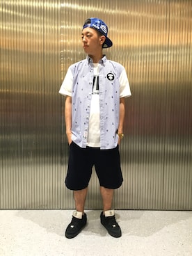 「AAPE BY A BATHING APE（エーエイプバイアベイシングエイプ）のアイテム（パンツ）」を使った、山本雄也さん（メンズ・165cm）の夏コーディネート