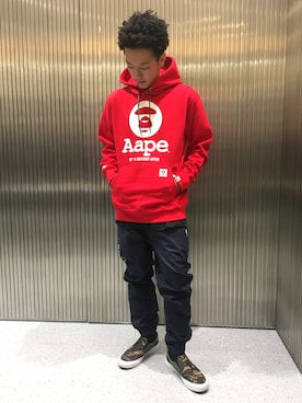 「AAPE BY A BATHING APE（エーエイプバイアベイシングエイプ）のアイテム（パンツ）」を使った、山本雄也さん（メンズ・165cm）の秋コーディネート
