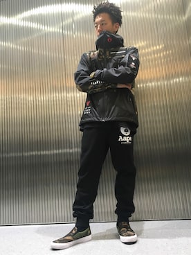「AAPE BY A BATHING APE（エーエイプバイアベイシングエイプ）のアイテム（パンツ）」を使った、山本雄也さん（メンズ・165cm）の秋コーディネート