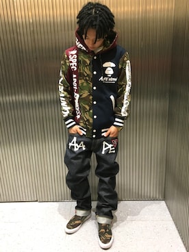 「AAPE BY A BATHING APE（エーエイプバイアベイシングエイプ）のアイテム（パンツ）」を使った、山本雄也さん（メンズ・165cm）の秋コーディネート