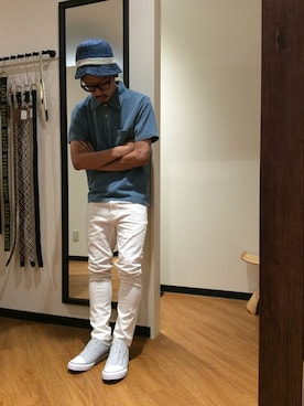 「ホワイトパンツ」｜「アイテム（スニーカー）」を使った、シバタさん（メンズ・168cm）の夏コーディネート