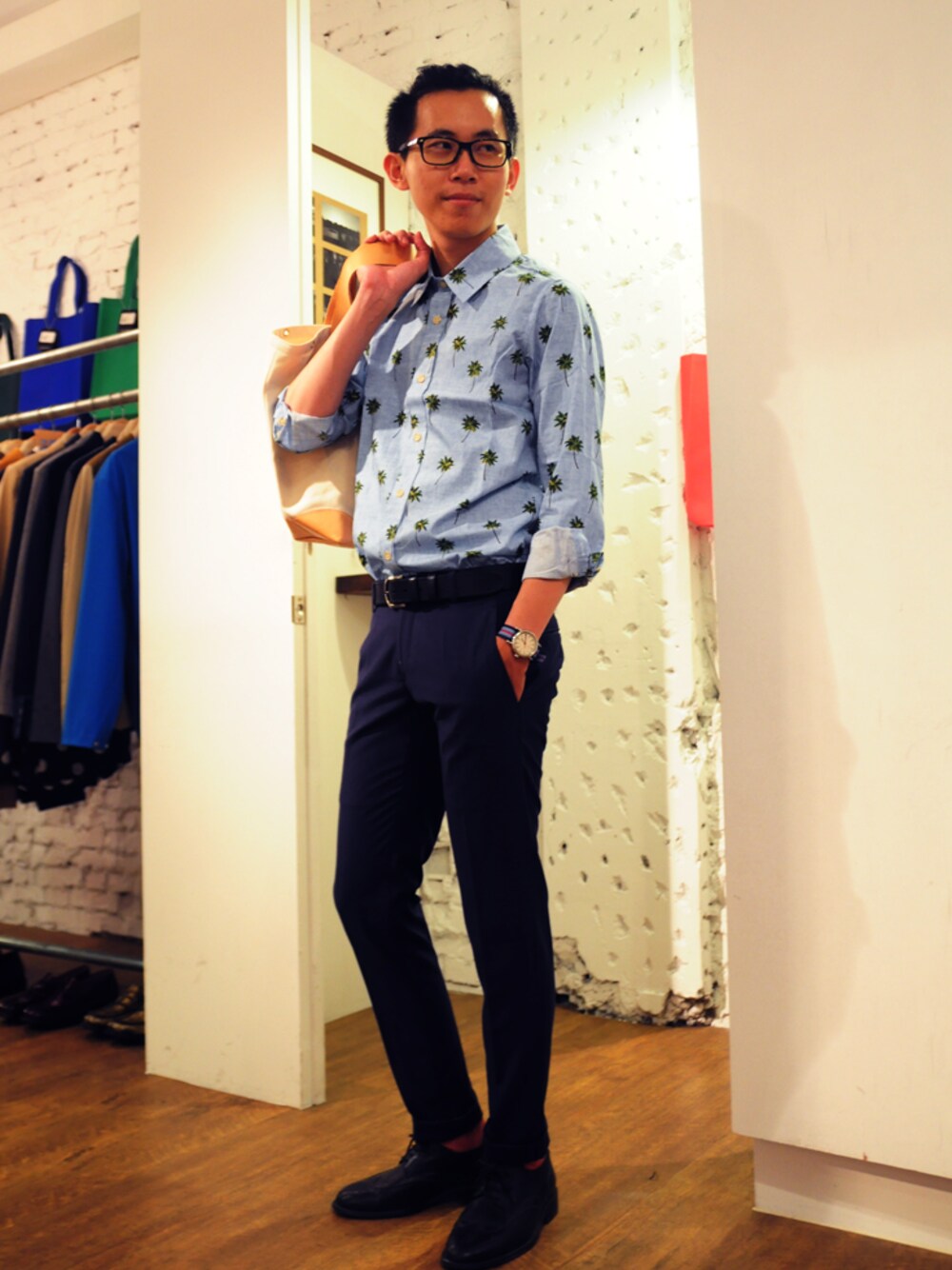 「plain-me、radiant、DanielWellington」｜「RadiantのRDT0214-Shirt in Hawaiian Pattern（シャツ/ブラウス、ベージュ系）」を使った、plain-me_tcさん（メンズ・175cm）の夏コーディネートの1枚目の写真