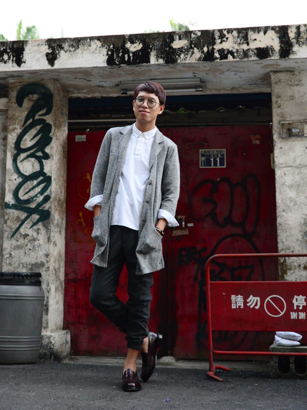 「Taiwan、shopcoat、YAECA、Japan、audience、Taichung、autumn、 plain me」｜「Audienceの日本製霜降針織Shop Coat（ピーコート、グレー系）」を使った、plain-me_tcさん（メンズ・178cm）の秋コーディネートの1枚目の写真