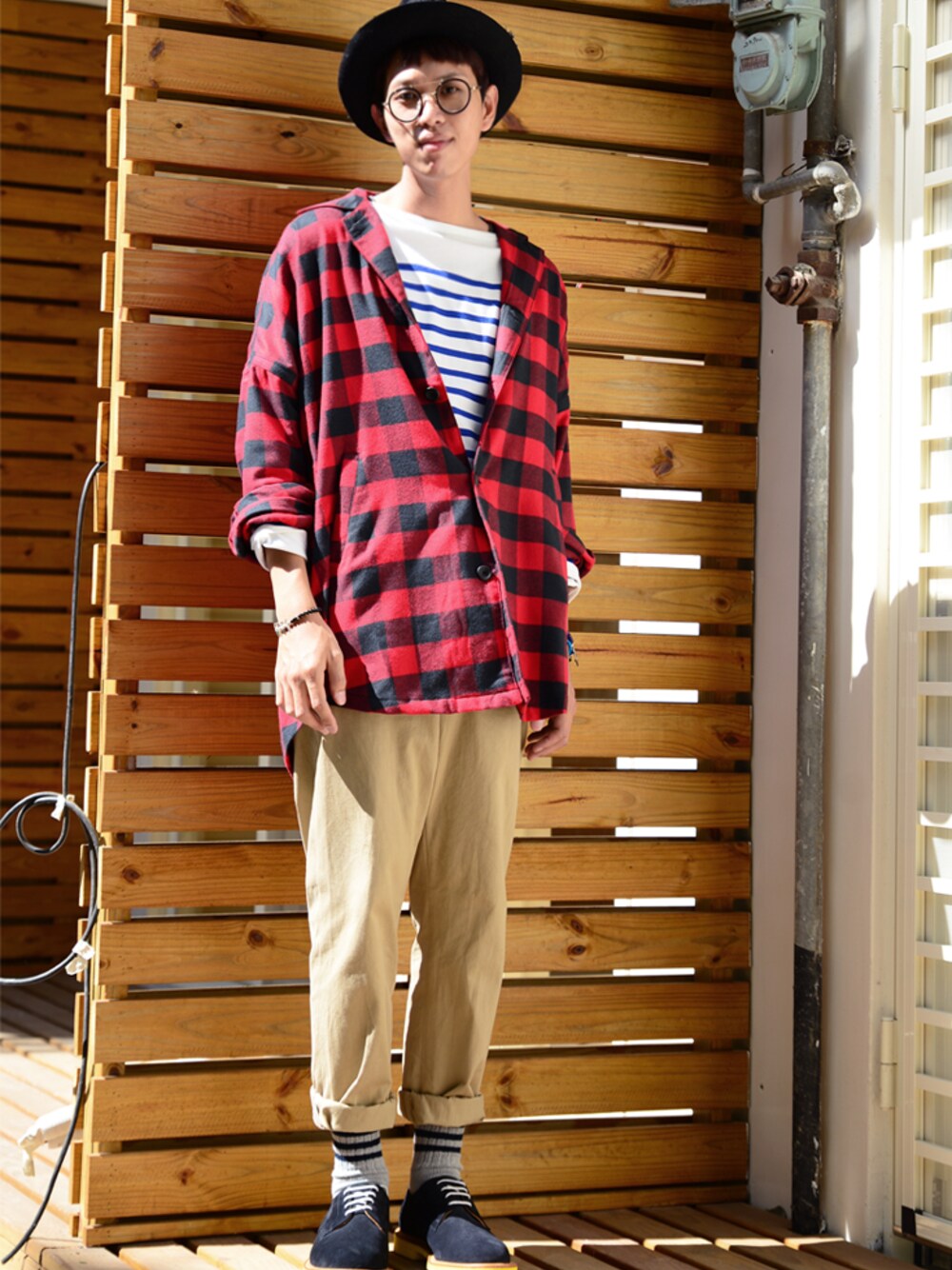 「ART COMES FIRSTのSpell Hat with tassels（ハット、ブラック系）」を使った、plain-me_tcさん（メンズ・178cm）の秋コーディネートの1枚目の写真