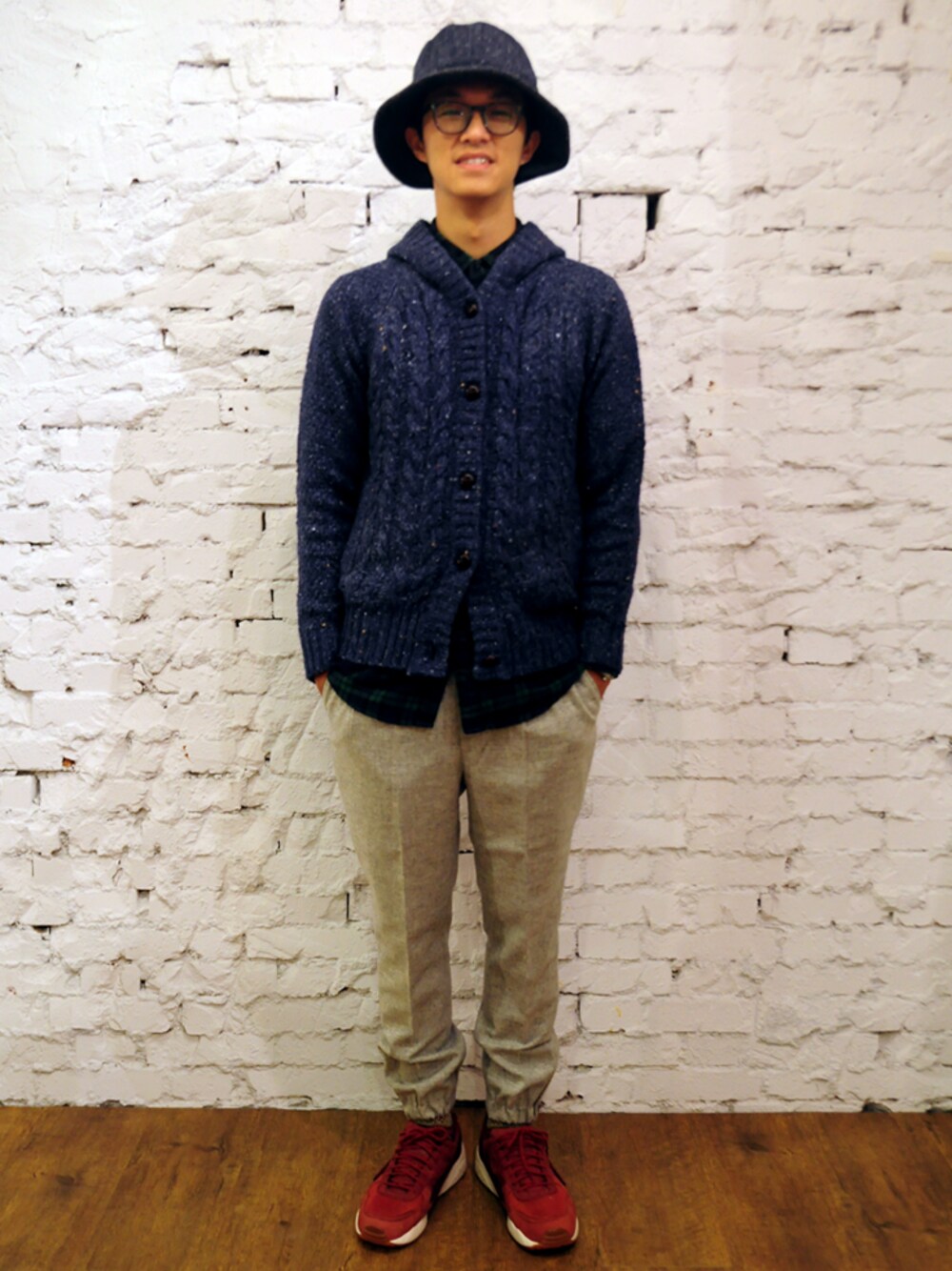 「blue、Taiwan、plain-me、wisdom、Taichung」｜「wisdomのWoolen Fisherman Hat（ハット、グレー系）」を使った、plain-me_tcさん（メンズ・175cm）の秋コーディネートの1枚目の写真