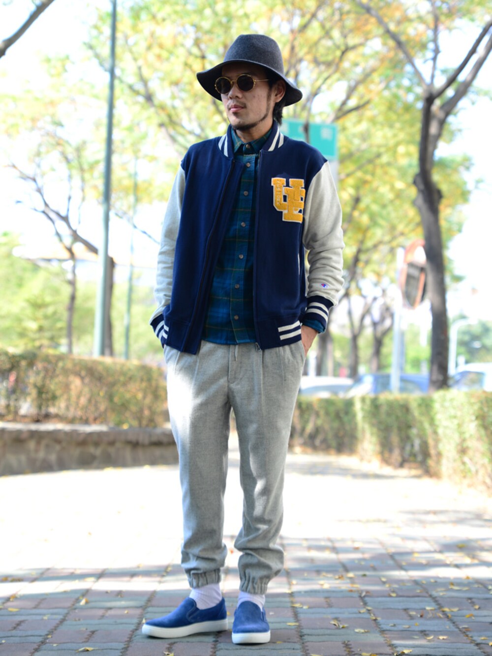 「Taiwan、Champion、casual、slipon、plain-me、Taichung」｜「寬沿毛呢紳士帽（ハット、グレー系）」を使った、plain-me_tcさん（メンズ・170cm）の冬コーディネートの1枚目の写真