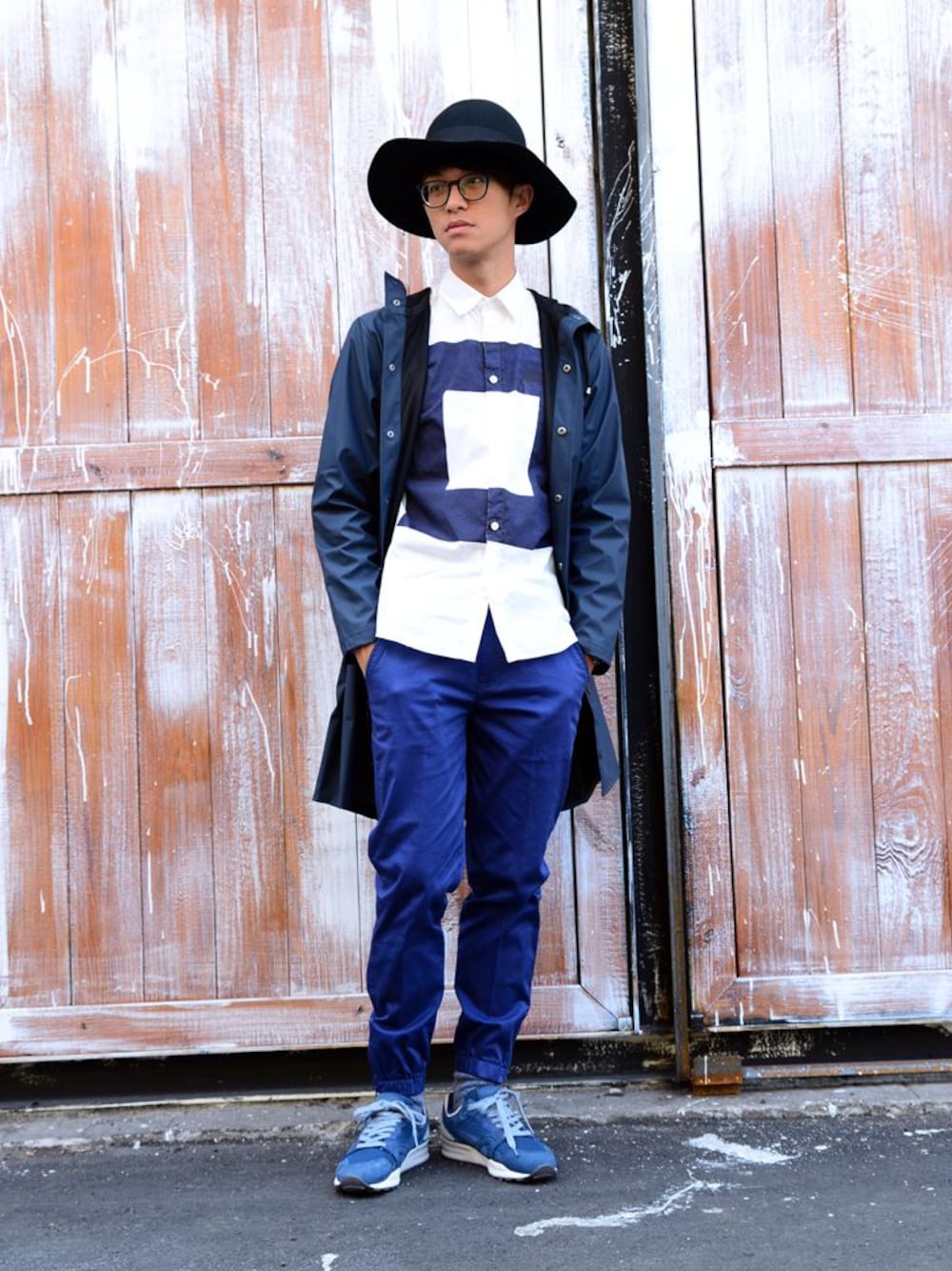 「plain-me、rains、PUMAxBWGH、Blue Blue Japan」｜「RAINSの丹麥RAINS長版雨衣外套（その他、その他）」を使った、plain-me_tcさん（メンズ・177cm）の春コーディネートの1枚目の写真