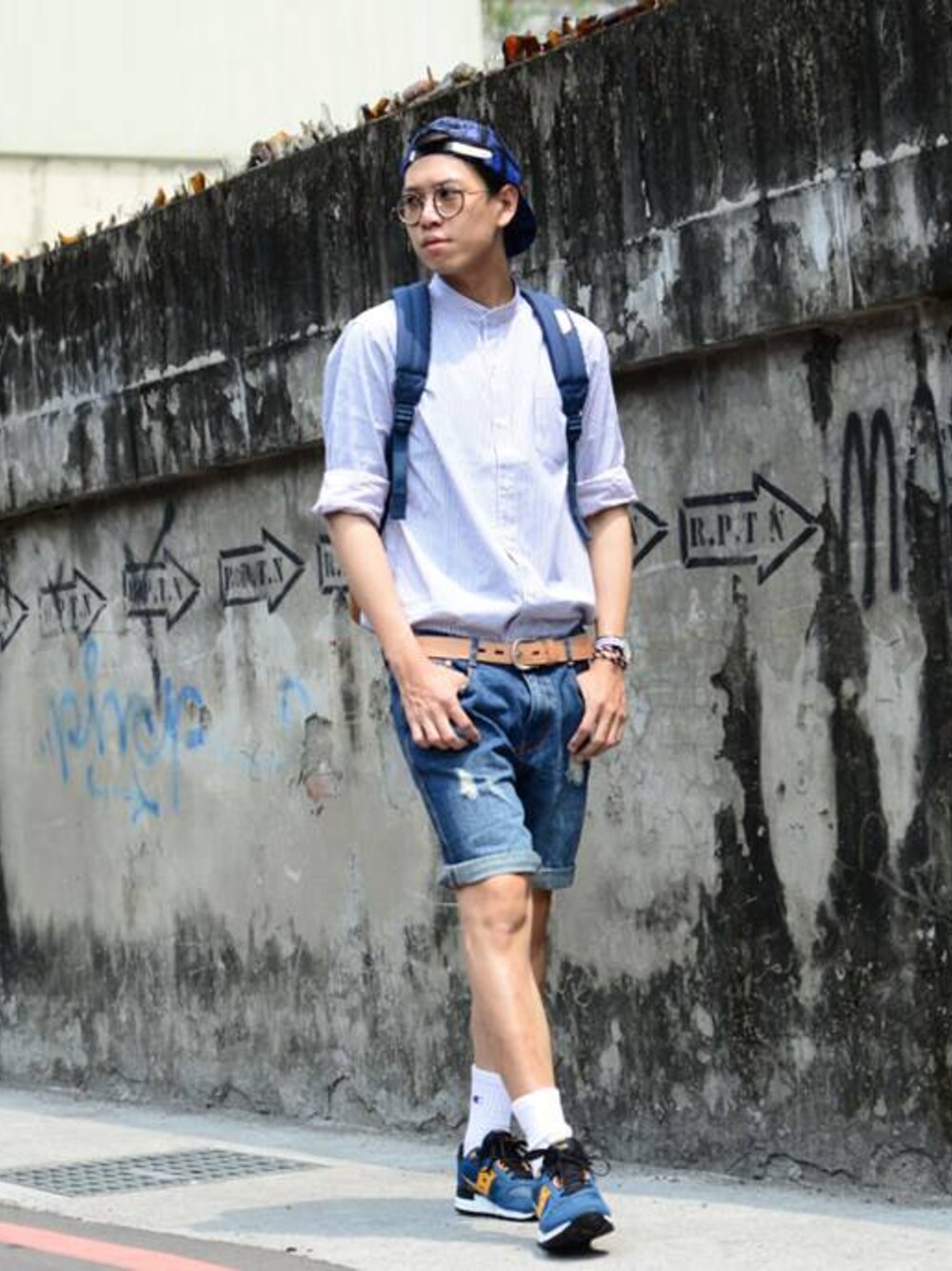 ホワイト系のその他、その他のその他、その他のその他を着用したメンズの春コーディネートの1枚目の写真