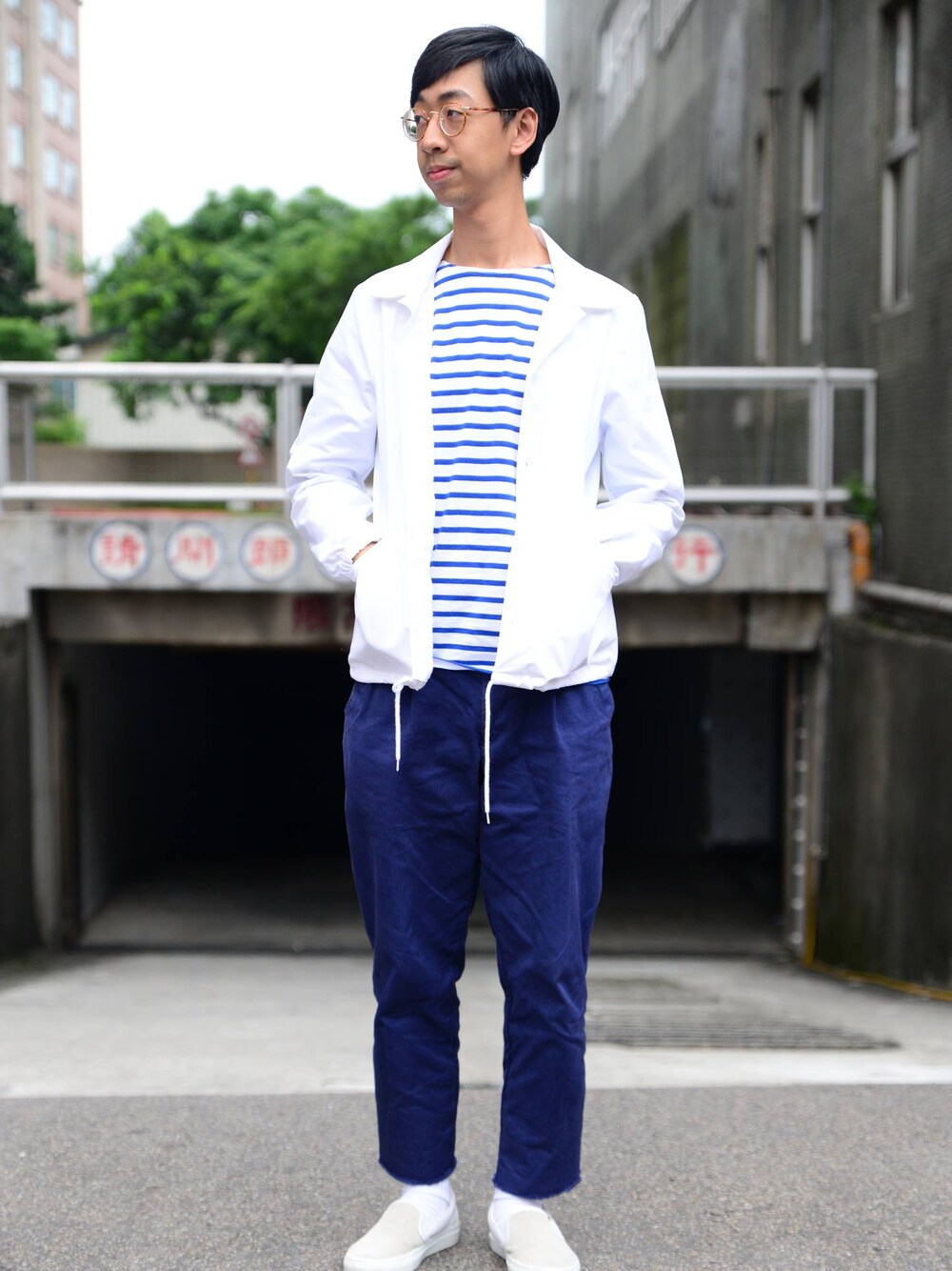 ホワイト系のその他、ホワイト系のその他を着用したメンズの春コーディネートの1枚目の写真