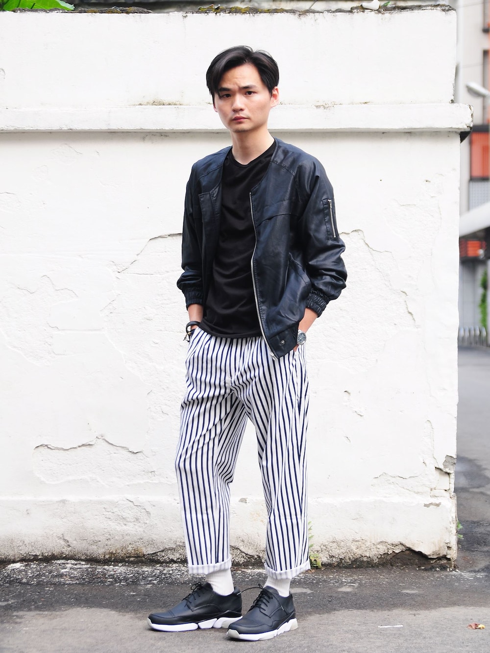 「ORPHIC、plain-me、bread & boxers」｜「plain-meの光澤感純黑無領鬆身夾克（その他、その他）」を使った、plain-me_tcさん（メンズ・175cm）の春コーディネートの1枚目の写真