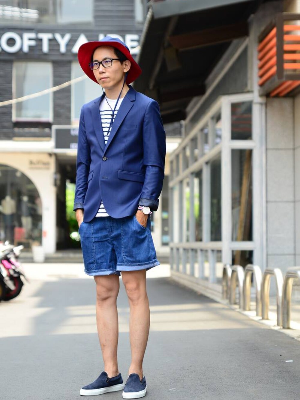 「Champion、VOTEMAKENEWCLOTHES、plain-me」｜「VOTE MAKE NEW CLOTHESのVOTE CAMP HAT（その他、その他）」を使った、plain-me_tcさん（メンズ・175cm）の春コーディネートの1枚目の写真