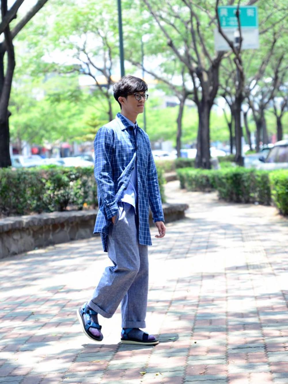「plain-me、suicoke、StoneAs」｜「plain-meの霜降棉織低檔抽繩長褲（パンツ、ホワイト系）」を使った、plain-me_tcさん（メンズ・175cm）の春コーディネートの1枚目の写真