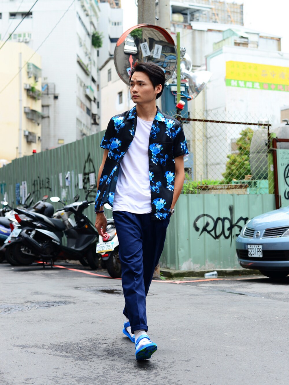 「teva、plain-me、hypnotic ace」｜「Hypnotic AceのGiovanni圖紋襯衫（その他、その他）」を使った、plain-me_tcさん（メンズ・175cm）の夏コーディネートの1枚目の写真