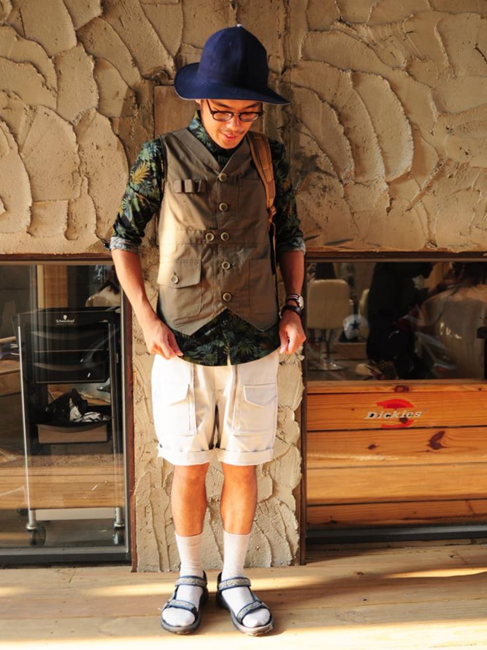 「teva、plain-me、wisdom、Machismo」｜「wisdomのShawl Collar (Multi-Pocket) Vest（その他、その他）」を使った、plain-me_tcさん（メンズ・175cm）の夏コーディネートの1枚目の写真