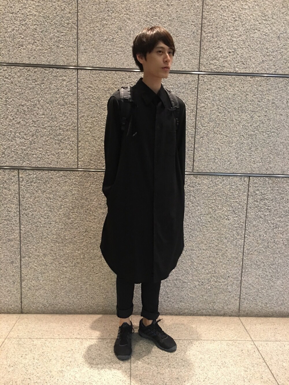 「まっくろくろすけ、まっくろくろたろう」｜「Y'sのアイテム（シャツ/ブラウス、ブラック系）」を使った、しんたろうさん（メンズ・185cm）の夏コーディネートの1枚目の写真