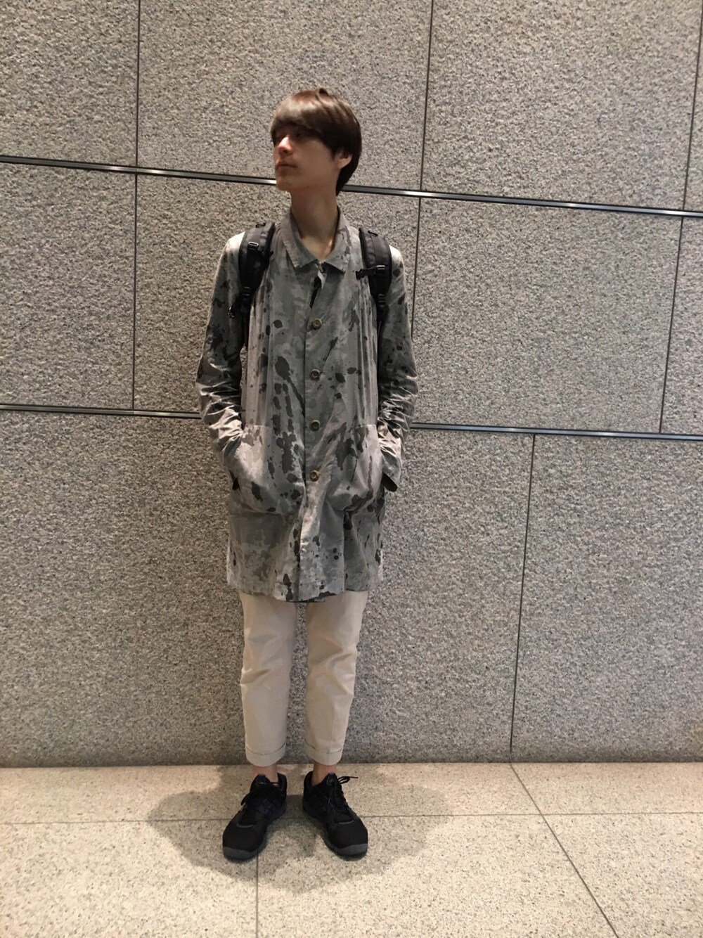 「夏、ドラフトJSD、バレンシアガ、ohta、シンプル、adidas」｜「ohtaのアイテム（シャツ/ブラウス、グレー系）」を使った、しんたろうさん（メンズ・185cm）の夏コーディネートの1枚目の写真