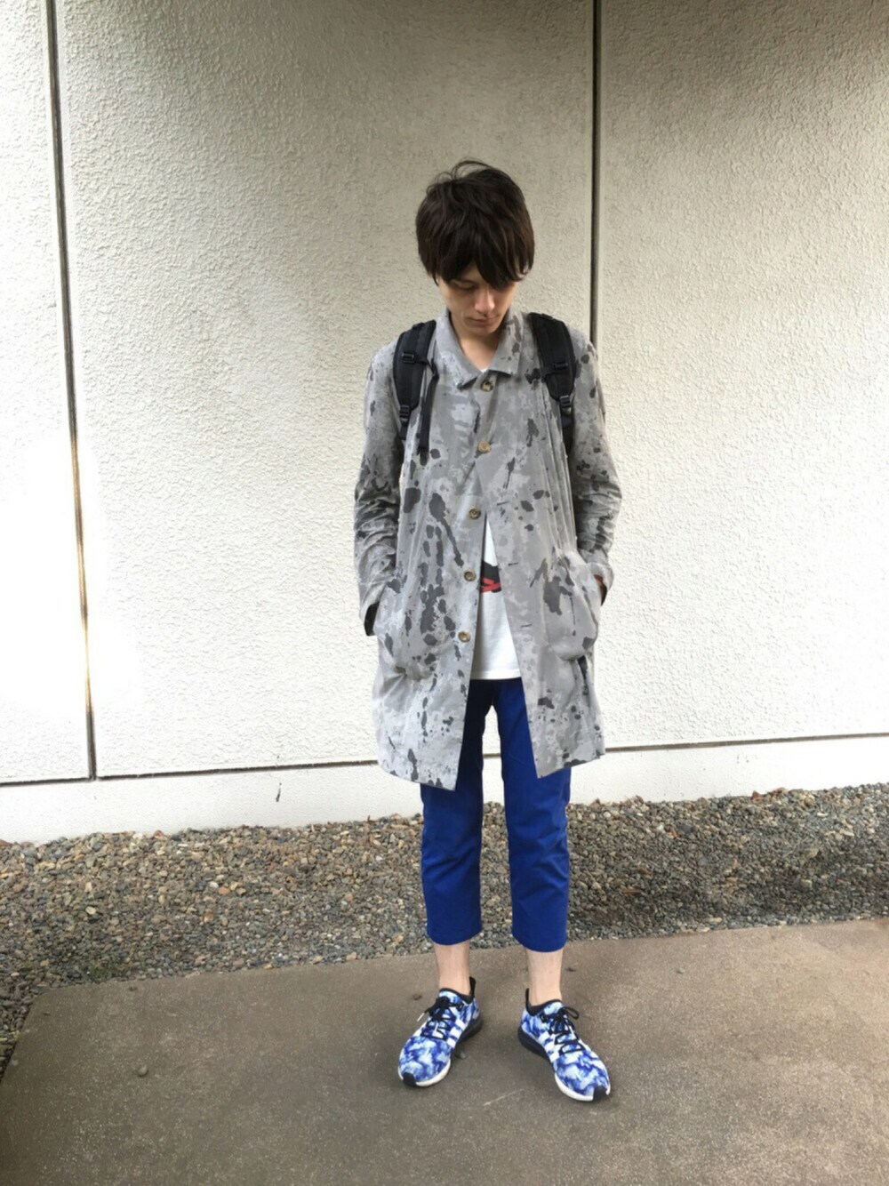 「diddlediddle、ohta、adidas、Rady、スニーカーコーデ、ドラフトJSD、青」｜「ohtaのアイテム（シャツ/ブラウス、グレー系）」を使った、しんたろうさん（メンズ・185cm）の夏コーディネートの1枚目の写真