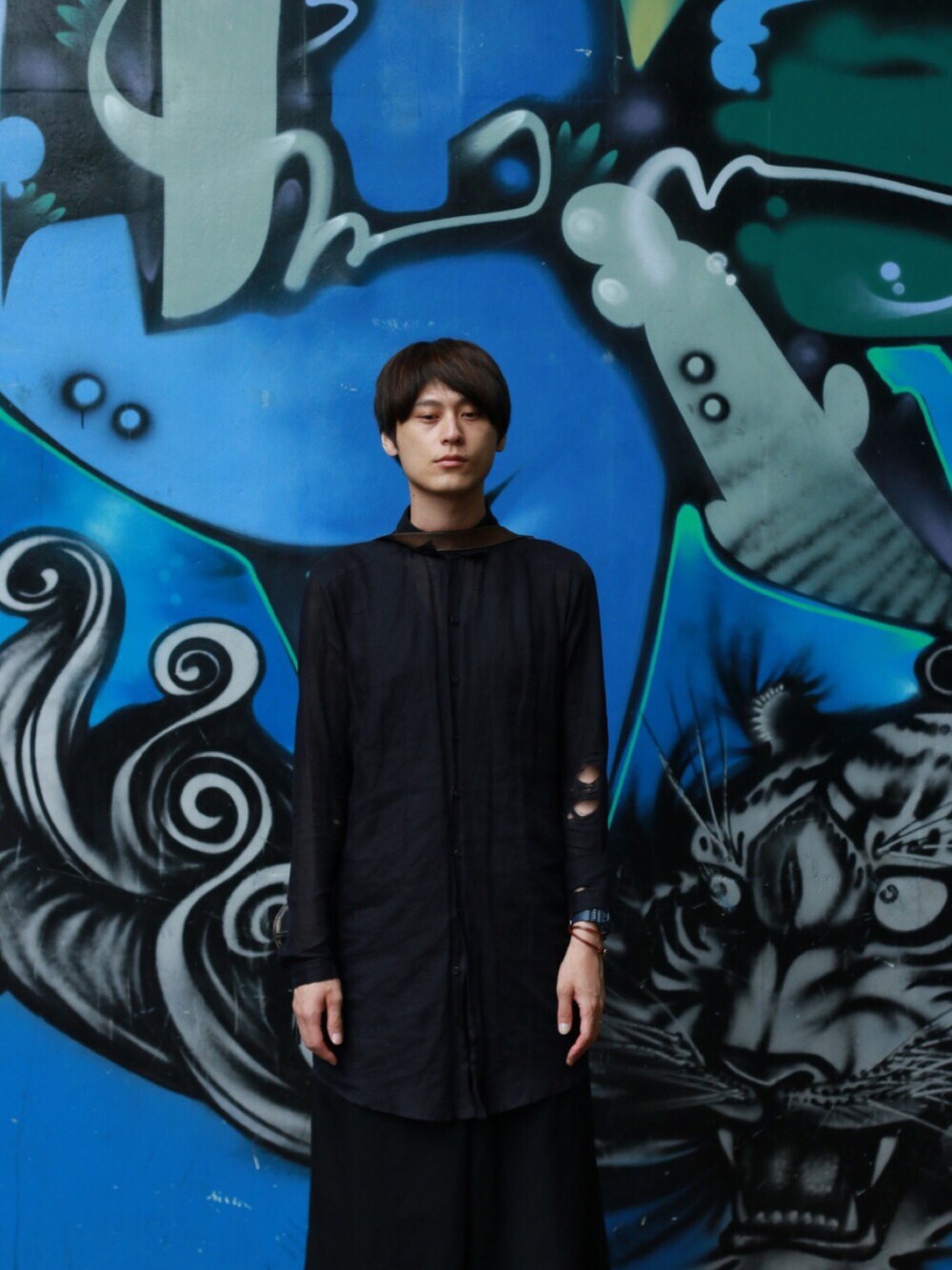 「Damir Doma、Y's、かめらのおかず」｜「DAMIR DOMAのアイテム（シャツ/ブラウス、ブラック系）」を使った、しんたろうさん（メンズ・185cm）の夏コーディネートの1枚目の写真
