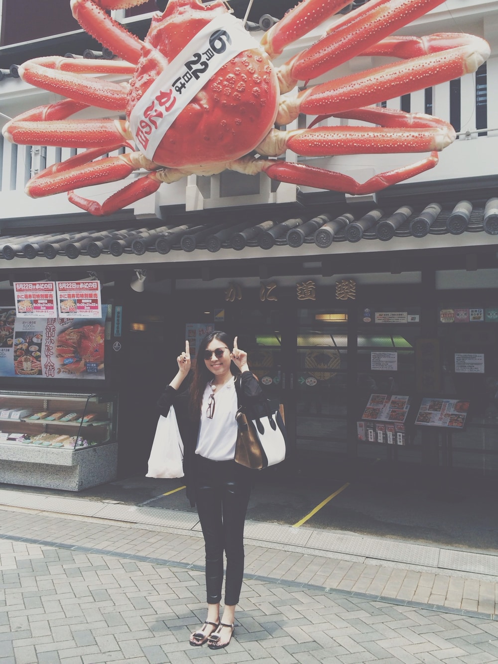 「zara woman、Roger Vivier、CELINE、TOPSHOP」｜「ZARA BASICのアイテム（シャツ/ブラウス、ホワイト系）」を使った、jessieccyさん（レディース・163cm）の夏コーディネートの1枚目の写真