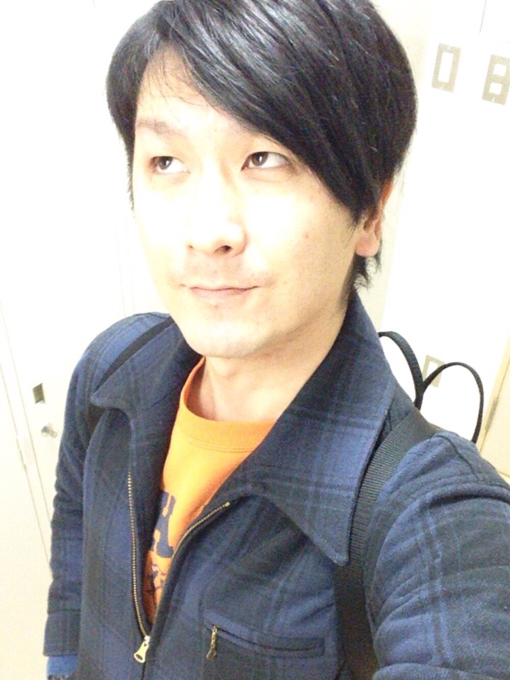 「日の出、朝寒い、ジャイアン、チャンピオン、フラットヘッド、カンケン、ロッカー、出勤コーデ」｜「The Flat Headのアイテム（その他アウター、ブルー系）」を使った、Yu-kiさん（メンズ・177cm）の秋コーディネートの1枚目の写真