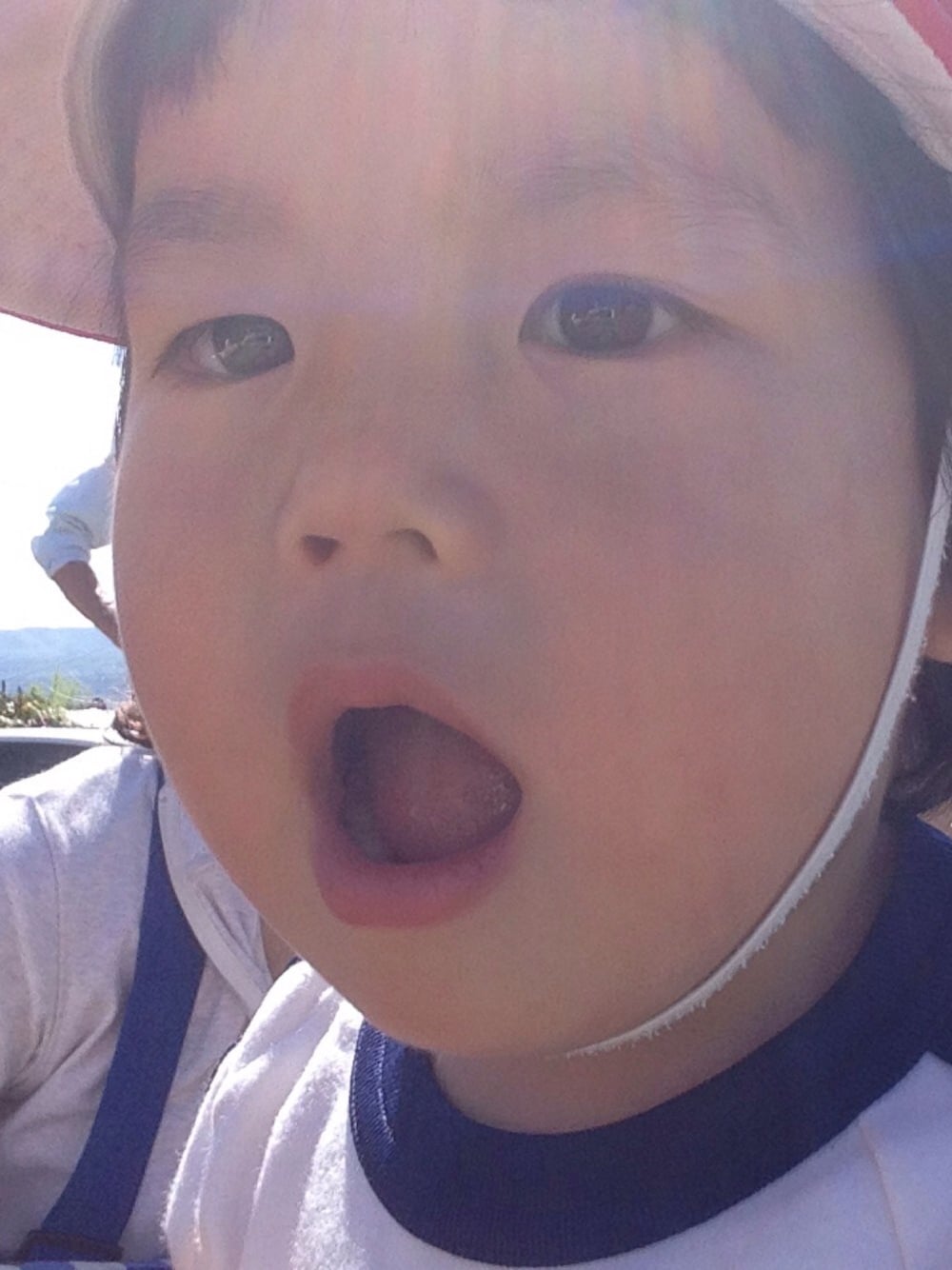 「運動会、体操着、赤組、２歳児、末っ子娘、がんばった、走った、踊った、泣かなかった」｜「体操着のアイテム（Tシャツ/カットソー、ホワイト系）」を使った、Yu-kiさん（キッズ・100cm）の秋コーディネートの1枚目の写真