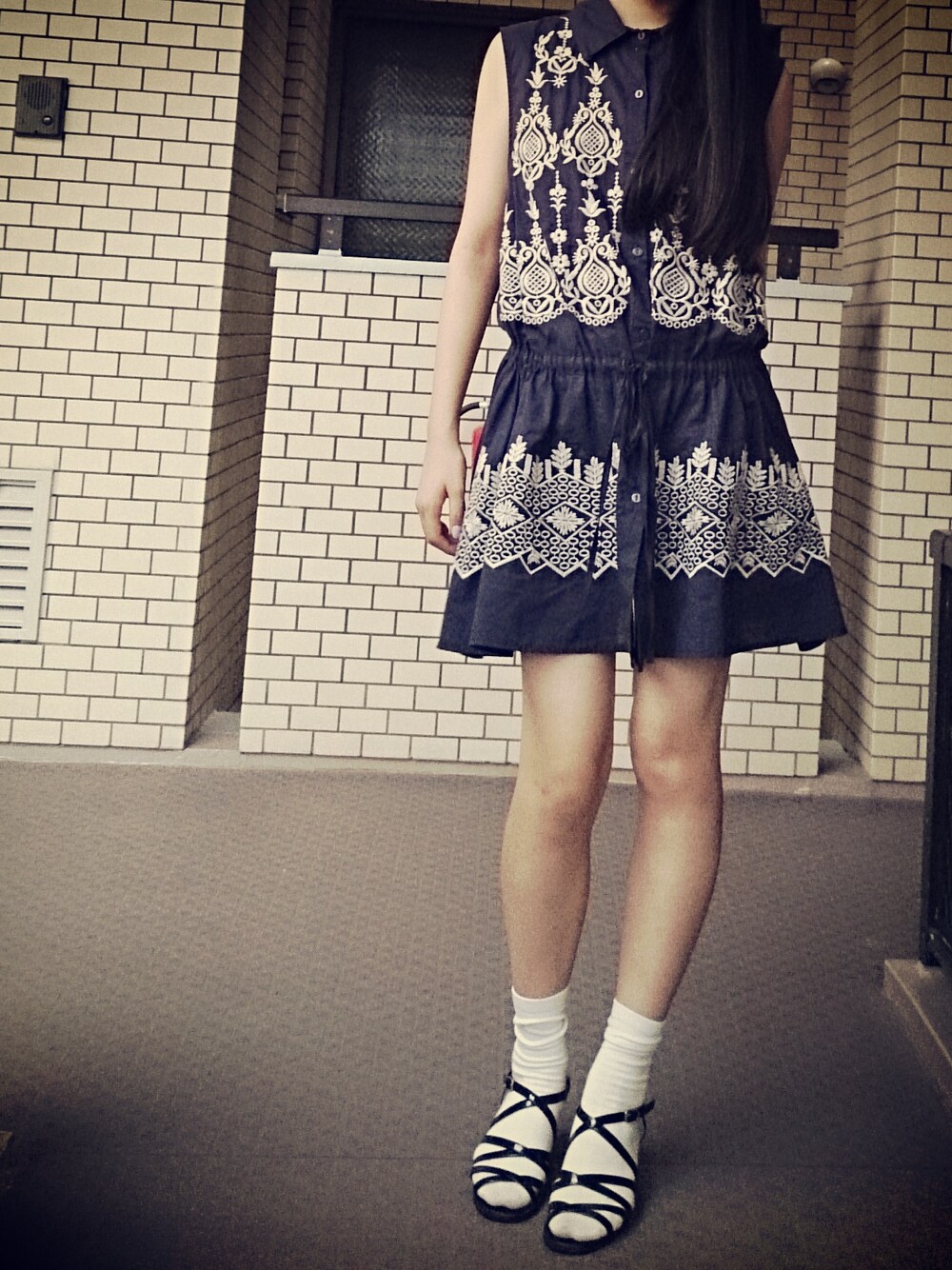 「ワンピース、パンプス、woman、白くつした、刺繍ワンピース、襟付きワンピース」｜「one-piece（ワンピース、ブルー系）」を使った、Madokaさん（レディース・160cm）の夏コーディネートの1枚目の写真