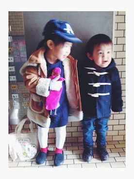 「インディゴデニム」｜「アイテム（ダッフルコート）」を使った、かちこさん（キッズ・90cm）の冬コーディネート