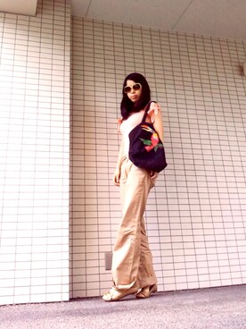 「A.P.C.（アーペーセー）のアイテム（その他パンツ、ベージュ系）」を使った、アニーさん（レディース・161cm）の夏コーディネート