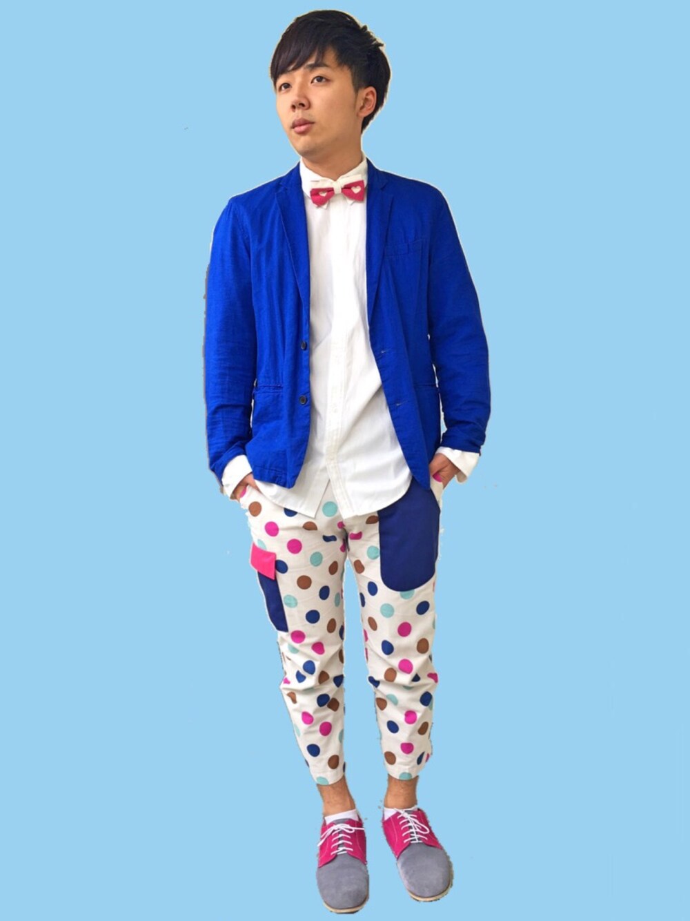 「ドット、ハート、白シャツ、春、青、エイプリルフール、ピンク」｜「LOWRYS FARMの□■LOWRYS FARM MEN□■メンアサテーラードジャケット 538584（その他アウター、ブルー系）」を使った、うるぐすさん（メンズ・171cm）の春コーディネートの1枚目の写真