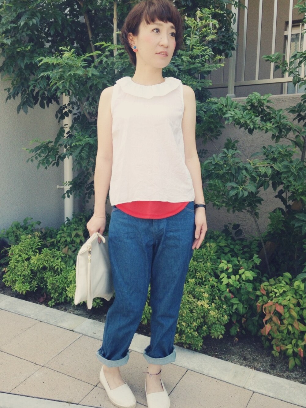 「タンクトップ」｜「Ray BEAMSのアイテム（タンクトップ、ホワイト系）」を使った、まなみさん（レディース・154cm）の夏コーディネートの1枚目の写真